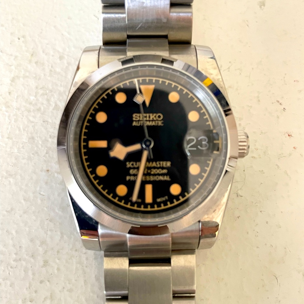 Seiko Explorer Mod Mens Mechanical Watch.